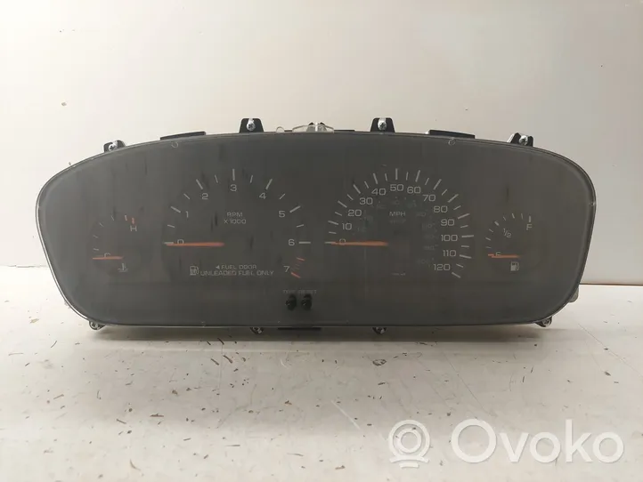 Chrysler Voyager Tachimetro (quadro strumenti) P04685614AB