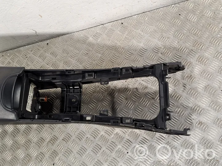 Toyota Avensis T270 Center console 