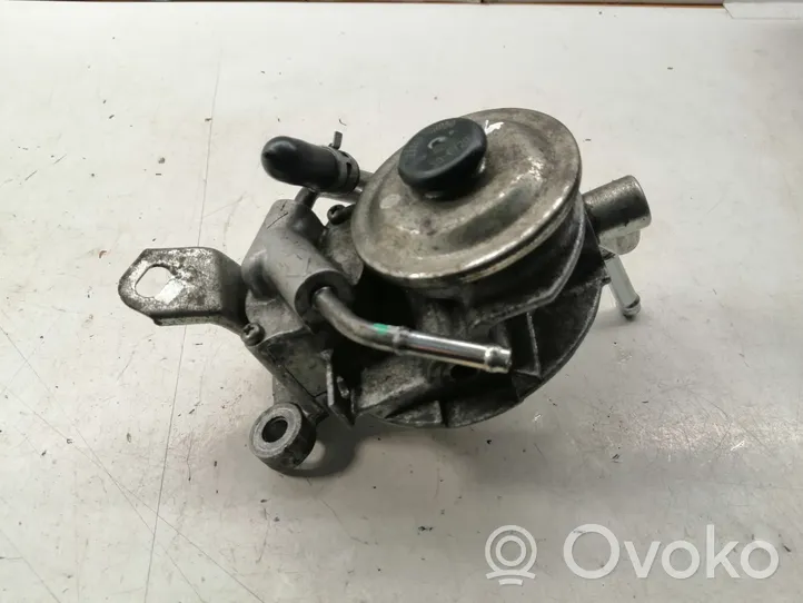 Toyota Avensis T270 Halterung Kraftstofffilter 