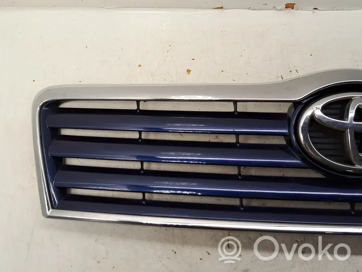 Toyota Avensis T250 Front bumper upper radiator grill 