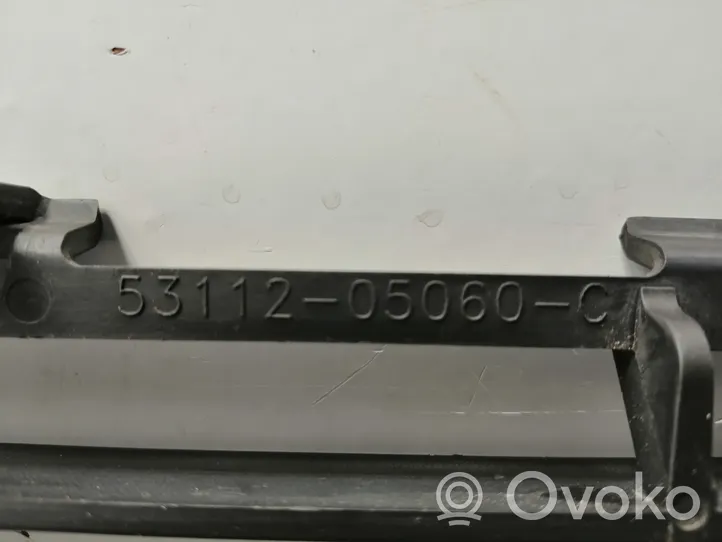 Toyota Avensis T250 Grille inférieure de pare-chocs avant 