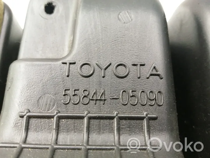 Toyota Avensis T270 Salono oro latakas (-ai) 