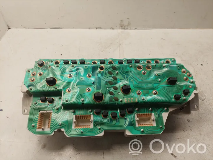 Mitsubishi Galant Tachimetro (quadro strumenti) MR381822