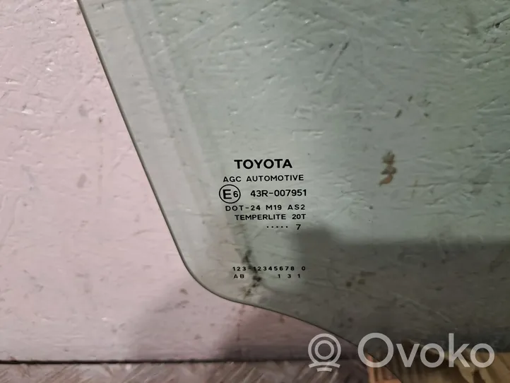 Toyota Auris 150 Etuoven ikkunalasi, neliovinen malli 