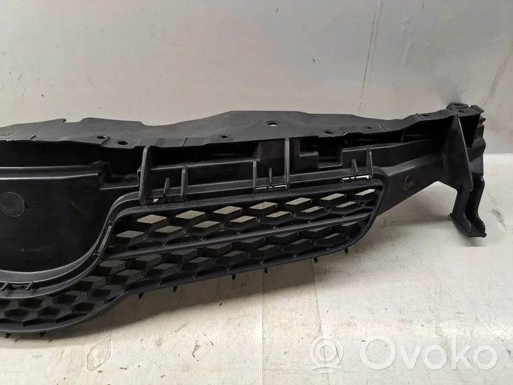 Toyota Auris 150 Maskownica / Grill / Atrapa górna chłodnicy 