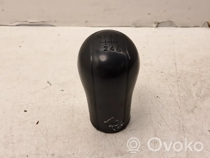 Toyota Corolla Verso AR10 Gear lever shifter trim leather/knob 