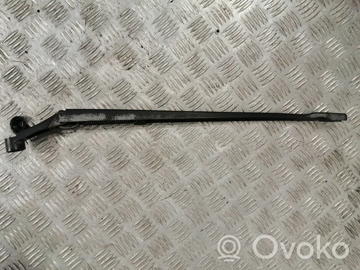 Toyota Avensis T270 Front wiper blade arm 