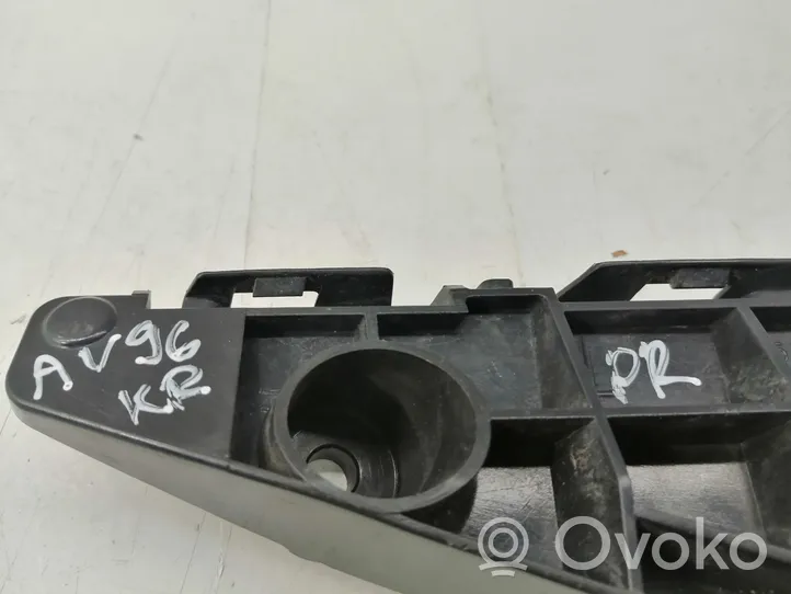 Toyota Avensis T270 Front bumper mounting bracket 