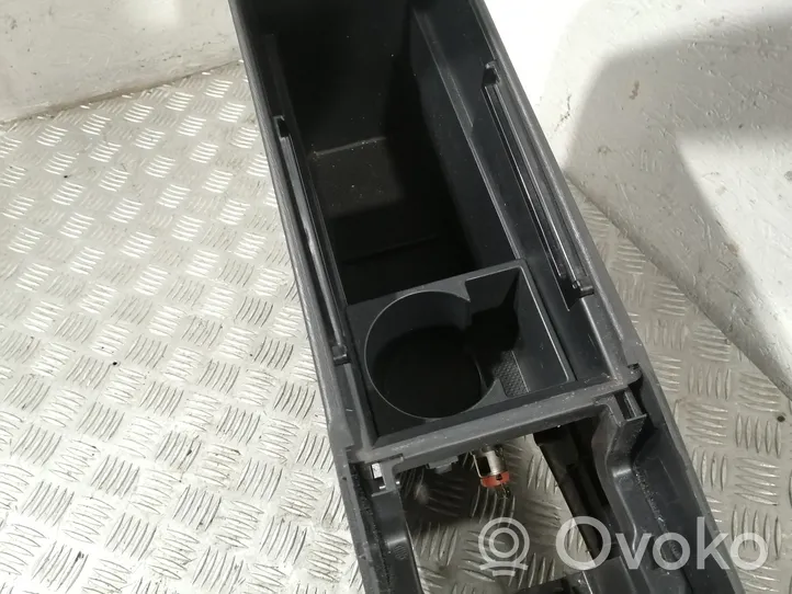 Toyota Avensis T270 Center console 