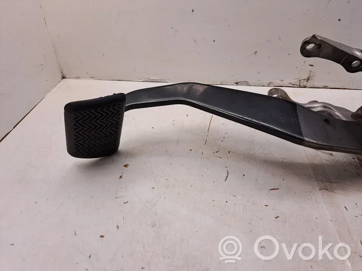 Toyota Avensis T270 Brake pedal 