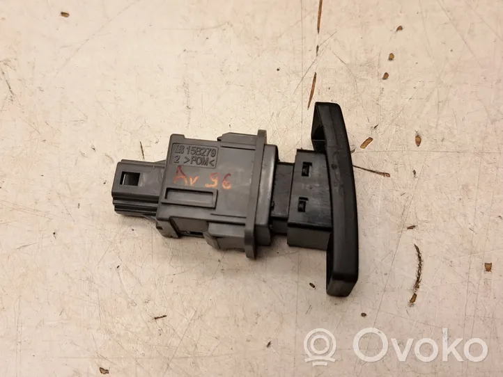 Toyota Avensis T270 Botón interruptor de luz de peligro 15B279