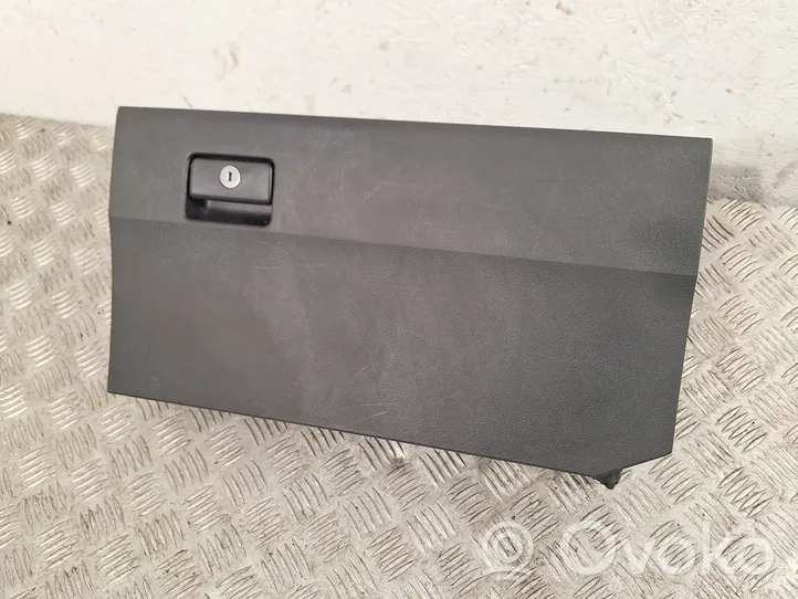 Toyota Verso Glove box 