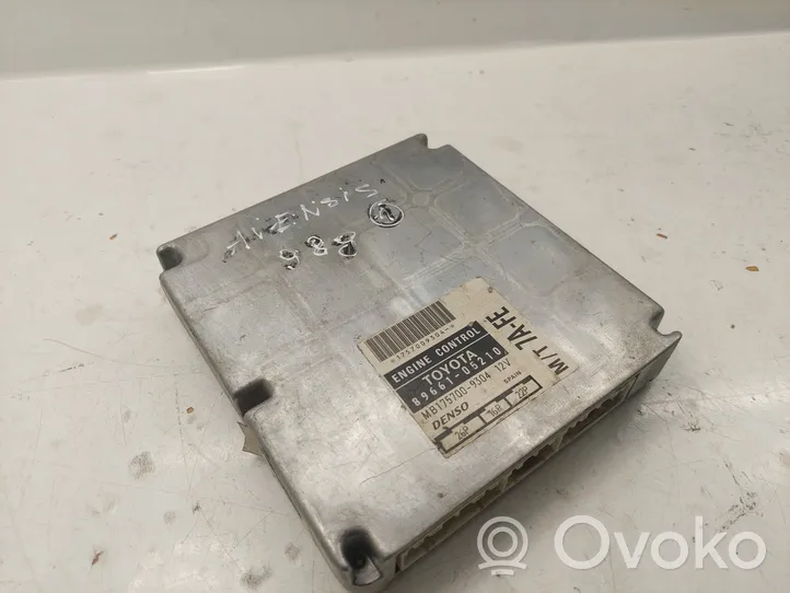 Toyota Avensis T220 Calculateur moteur ECU 8966105210