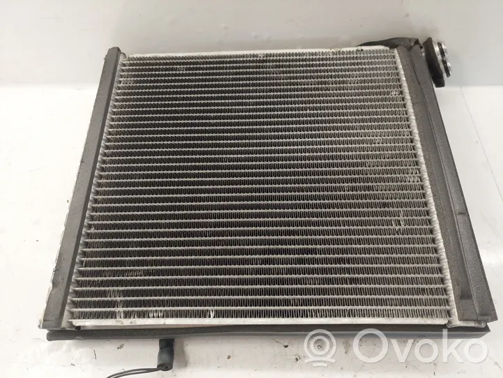 Toyota Avensis T270 Gaisa kondicioniera radiators (salonā) 