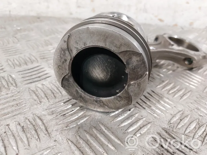 Toyota Corolla Verso AR10 Piston avec bielle 