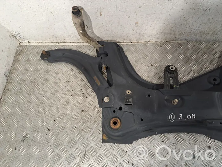 Nissan Note (E11) Sottotelaio anteriore 