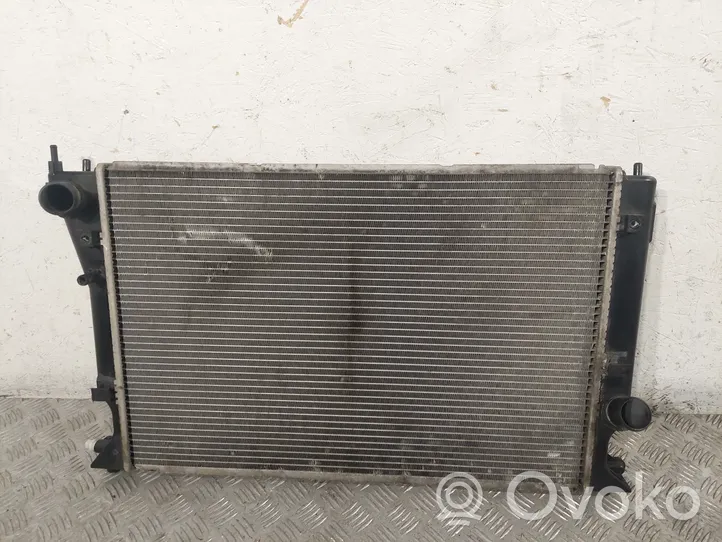 Toyota Corolla Verso AR10 Dzesēšanas šķidruma radiators 