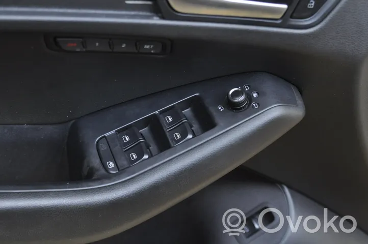 Audi Q5 SQ5 Boczki / Poszycie drzwi przednich 8R1867105A