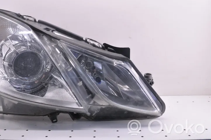 Mercedes-Benz E A207 Lampa przednia A2078205261