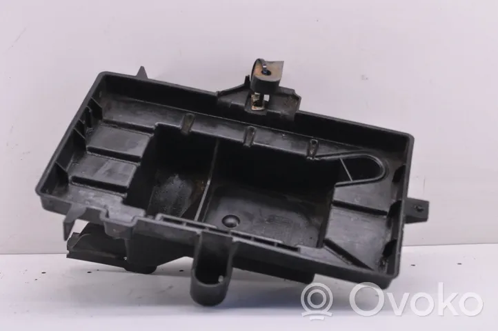 Chrysler Town & Country V Support boîte de batterie 68053342AA