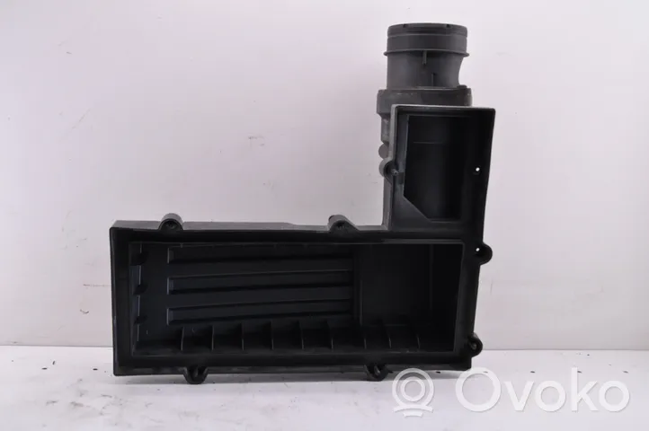 Volkswagen Touran II Air filter box cover 3C0129601