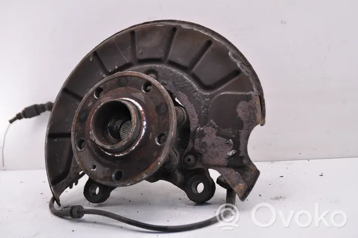 Volkswagen Touran II Front wheel hub 