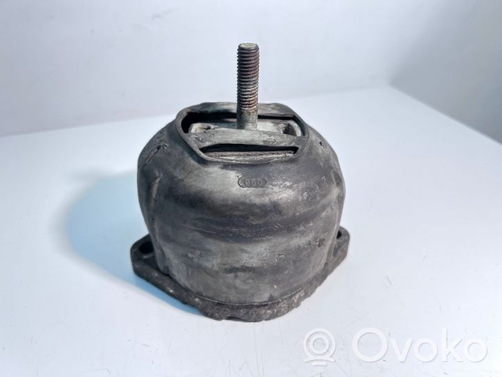 Audi A8 S8 D2 4D Dzinēja spilvens 4D0399151