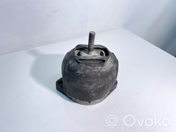 Audi A8 S8 D2 4D Dzinēja spilvens 4D0399151