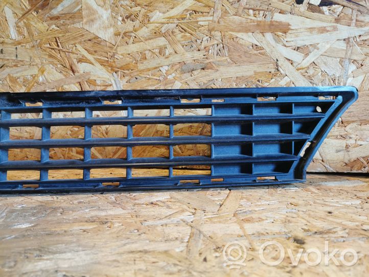 Mercedes-Benz B W245 Grille inférieure de pare-chocs avant A1698850123