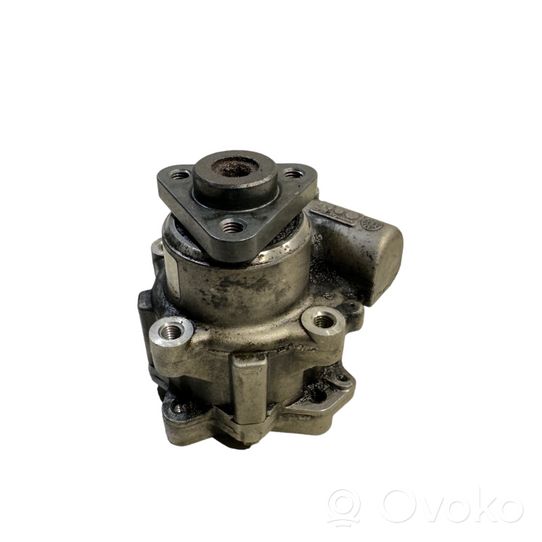 Seat Exeo (3R) Ohjaustehostimen pumppu 8E0145155N