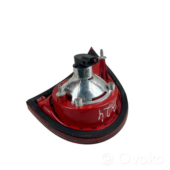 Volkswagen Golf V Lampy tylnej klapy bagażnika 1K6945094F