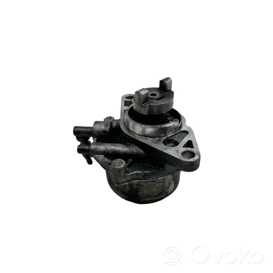 Opel Corsa D Vacuum pump 55193232