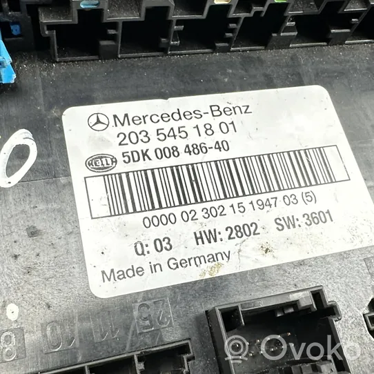 Mercedes-Benz C W203 Module de fusibles 2035451801