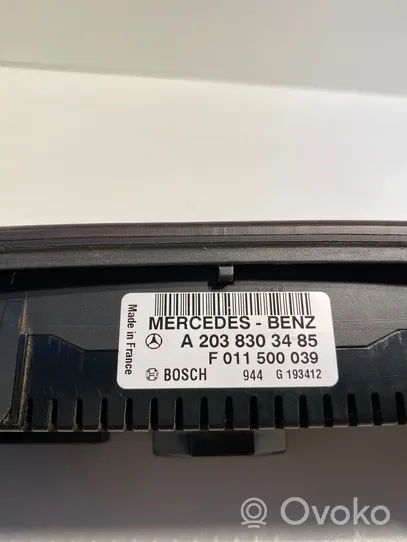 Mercedes-Benz C W203 Oro kondicionieriaus/ klimato/ pečiuko valdymo blokas (salone) A2038303485