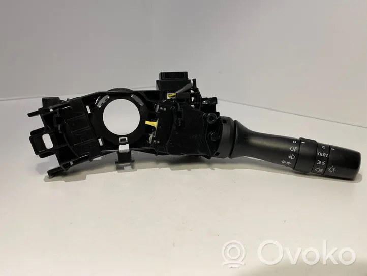 Toyota Verso Indicator stalk 17D373