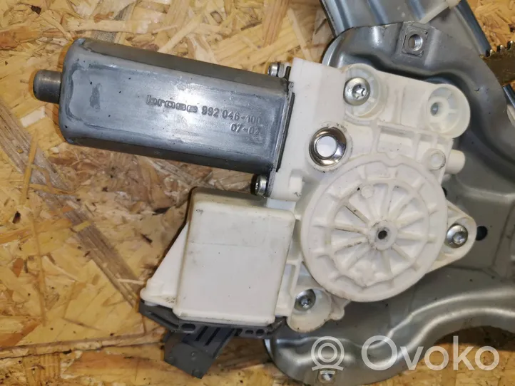 Toyota Avensis T250 Mécanisme lève-vitre de porte arrière avec moteur 6984005100