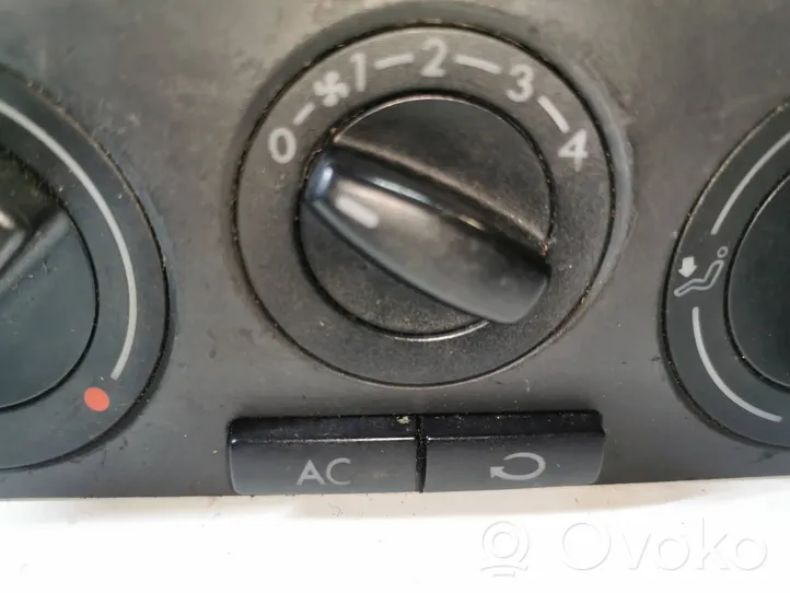 Volkswagen Golf IV Console centrale, commande chauffage/clim 1J0820045F