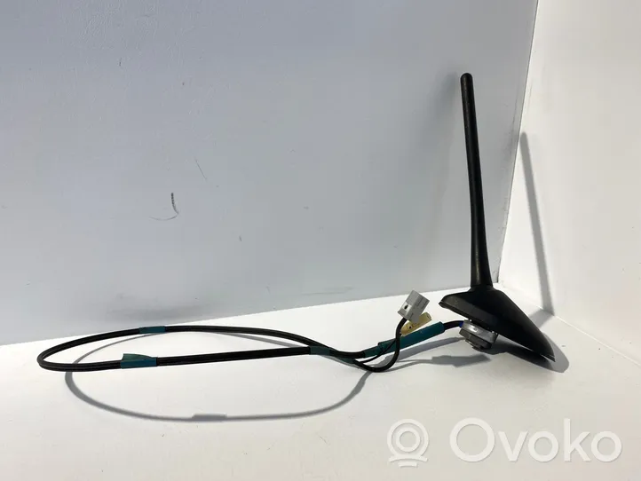 Toyota Avensis T270 GPS-pystyantenni 07289