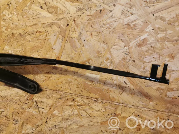 Mercedes-Benz C W204 Front wiper blade arm A2048200344