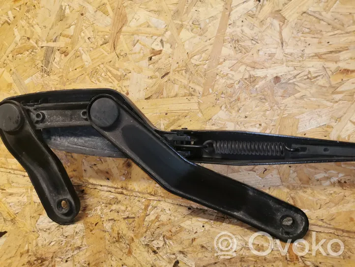 Mercedes-Benz C W204 Front wiper blade arm A2048200344