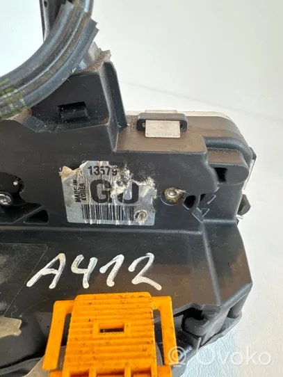 Opel Astra J Rear door lock 13579566