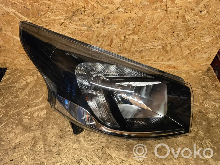 Opel Vivaro Headlight/headlamp 95517217