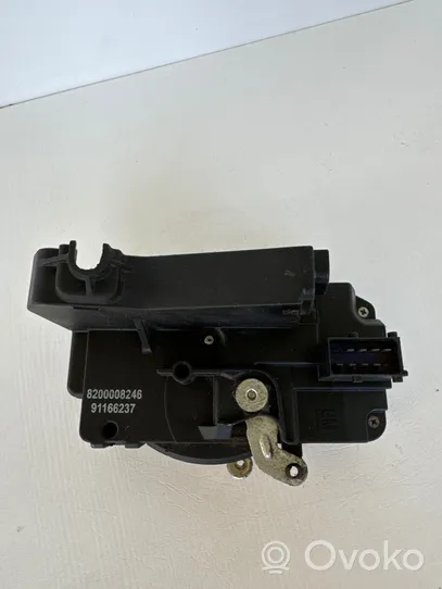 Opel Vivaro Front door lock 8200008246