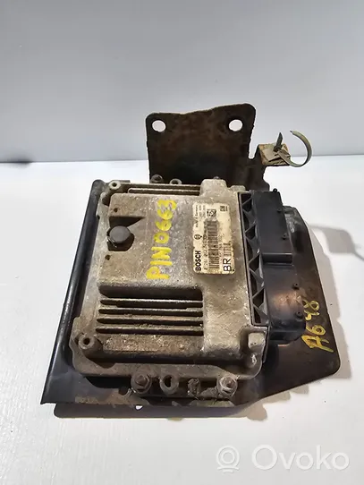 Opel Zafira B Engine control unit/module 0281012549