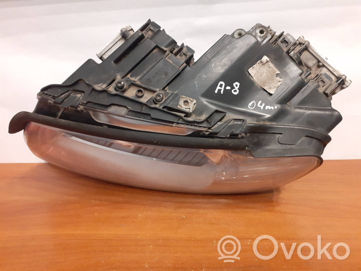 Audi A8 S8 D3 4E Lampa przednia 15812500