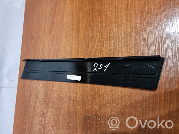 Mercedes-Benz GL X166 Altro elemento di rivestimento sottoporta/montante A1666700287