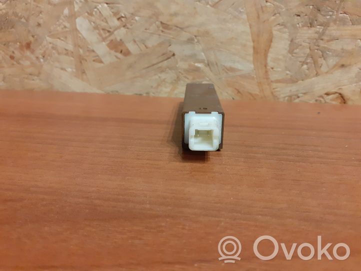 Toyota Prius (XW30) Antennenverstärker Signalverstärker 045131