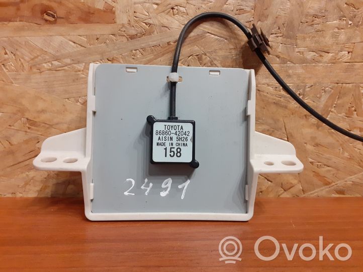 Toyota RAV 4 (XA40) Antena GPS 8686042042