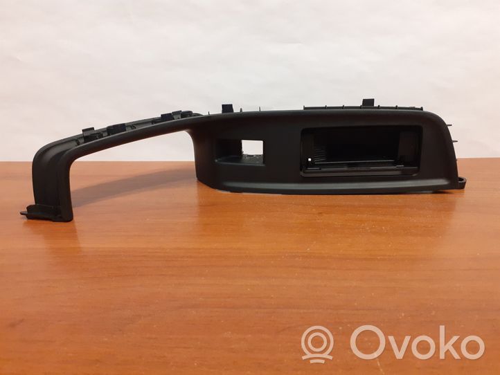 Audi Q7 4M Peleninė panelėje 4M0959521