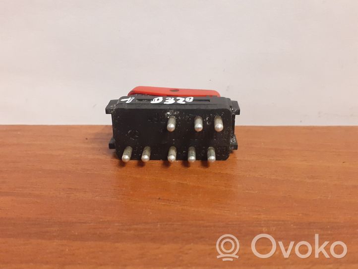 Mercedes-Benz E W124 Botón interruptor de luz de peligro 10320